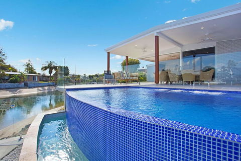 INCREDIBLE VALUE - Perfect For Large Families - Accommodation Resorts 0