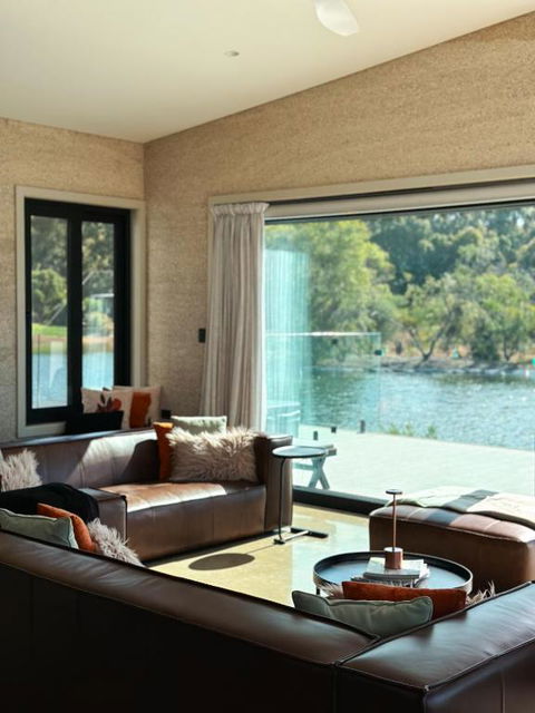 INDICA HEMP HOUSE - Multi Award Winning-Luxury-Eco Designed House-lake Views-hot Tub-Cinema - Accommodation Resorts 2