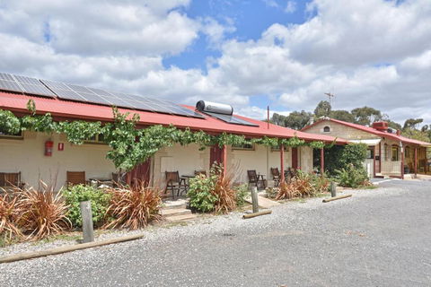 Inglewood Motel And Caravan Park Victoria - Accommodation Resorts 2