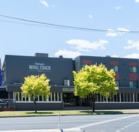 Adelaide Royal Coach - Accommodation Resorts