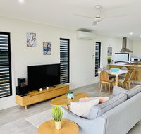 AIRLIE BEACH Delight. Hop skip jump to everything - Accommodation Resorts