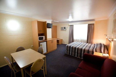 All Seasons Motor Lodge - Accommodation Resorts 3