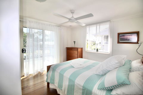 Aloha Alex Beach House Pet-friendly- 450m To The Beach - Accommodation Resorts 0