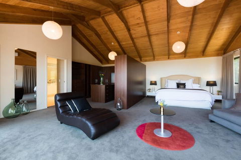 Altitude 261 - Accommodation Resorts 2