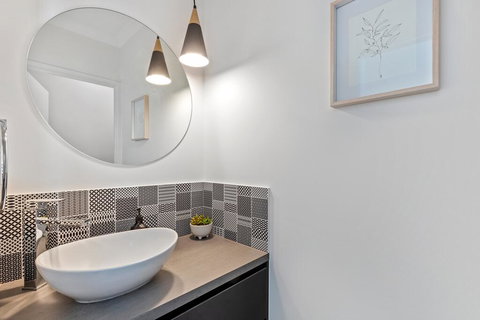 Amber House - Accommodation Resorts 1