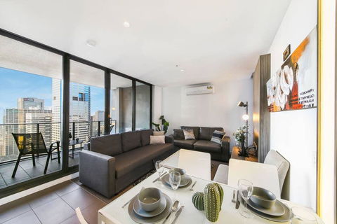 An Exquisite 2BR Apt With Stunning City Views - Accommodation Resorts 2
