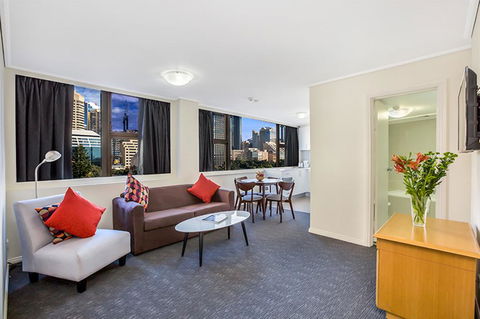 Apartment At College St - Accommodation Resorts 0
