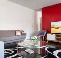 Apartment with Balcony and Parking near Racecourse - Accommodation Resorts