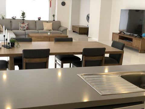 Apple House Upper Point Cook - Accommodation Resorts 2