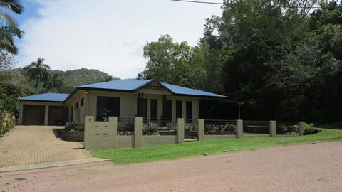 Arcadia Villas Unit 3 - Accommodation Resorts 0