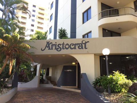 Aristocrat Apartments - Accommodation Resorts 2