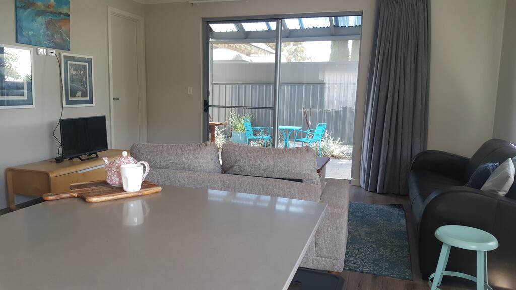  Accommodation Resorts