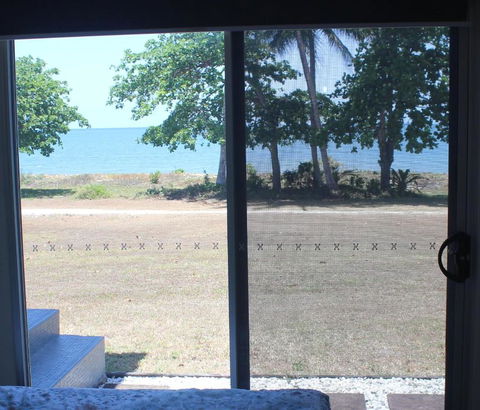 Manta Ray On The Beach - Accommodation Resorts 1