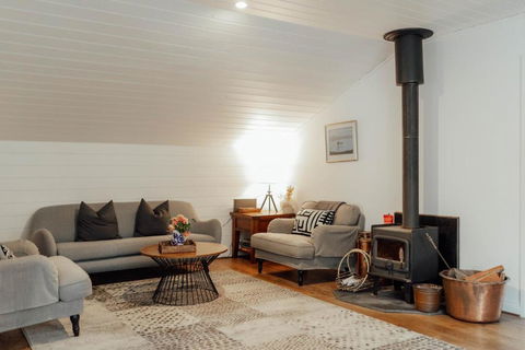 MARYBANK ESTATE - BARN LOFT - Accommodation Resorts 0