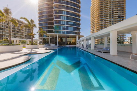 Meriton Suites Surfers Paradise - Accommodation Resorts 1
