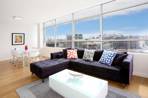 Moore To See - Modern And Spacious 3BR Zetland Apartment With Views Over Moore Park - Accommodation Resorts 2