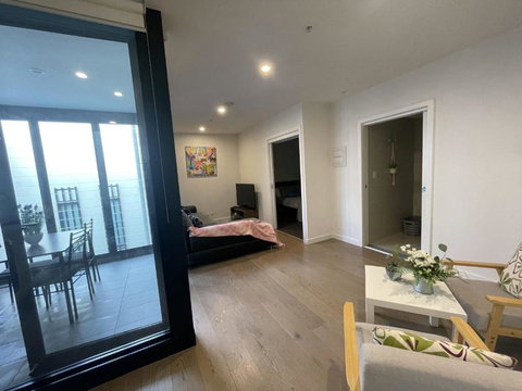 Modern 1BD Apt W Free Parking In Central Brunswick - Accommodation Resorts 1