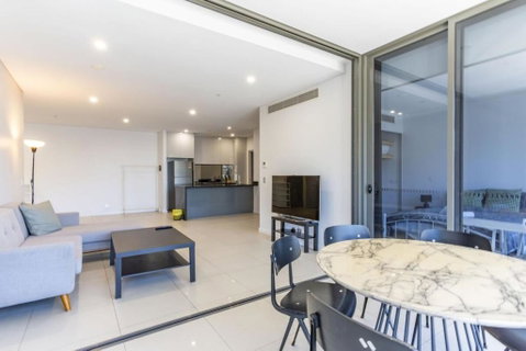 Modern 2B With Loft Bed Parking Central Mascot - Accommodation Resorts 0