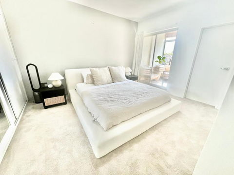 Modern 3BR Beachside Oasis - Accommodation Resorts 1