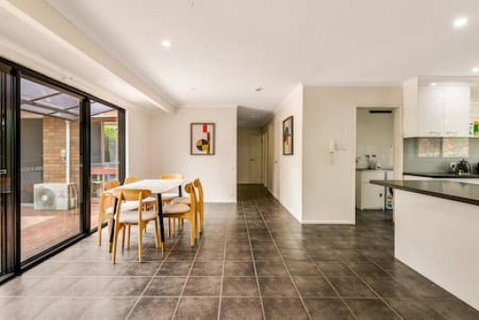 Modern Comfort Retreat 4Bed Cozy Haven W Pool - Accommodation Resorts 0