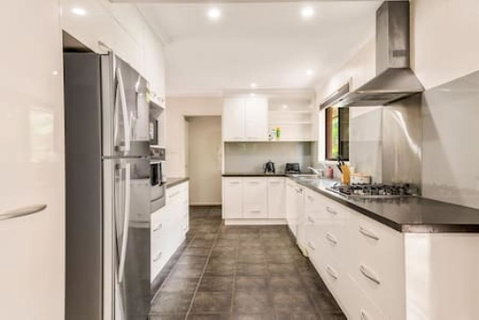 Modern Comfort Retreat 4Bed Cozy Haven W Pool - Accommodation Resorts 3