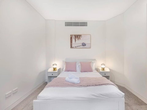 Modern 2B2B APT At Homebush - Accommodation Resorts 1