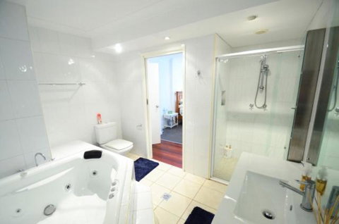 Mountshannon - Accommodation Resorts 1