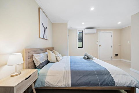 New 1-bedroom House With Free Parking - Accommodation Resorts 1