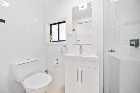 New 1-bedroom House With Free Parking - Accommodation Resorts 2