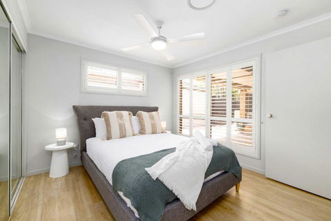 NEW 3BR Serene Creekside Retreat In Helensvale - Accommodation Resorts 1