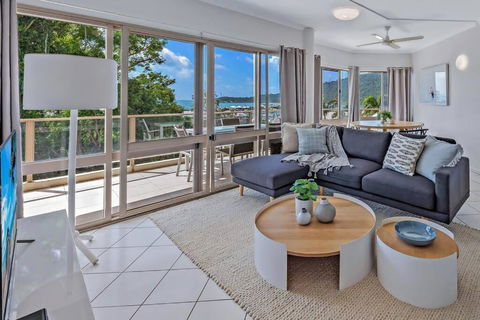 NEW! Gorgeous 2BR Apartment With Stunning Ocean Views! - Accommodation Resorts 0