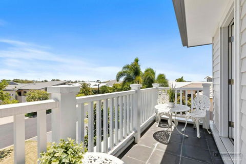 NEW HAVEN - Garden View Balcony - Accommodation Resorts 0