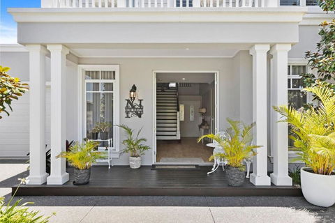 NEW HAVEN - Garden View Balcony - Accommodation Resorts 3