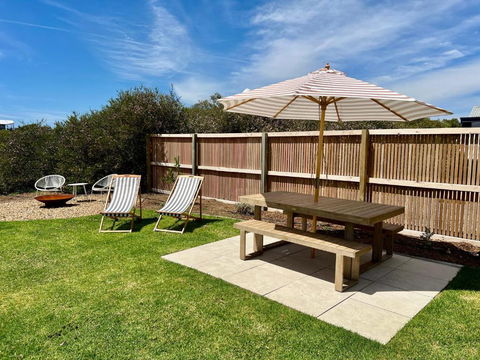 NEW Magpie Sands - 3 Bedroom Home - Downstairs Only, 1 Min Walk To Aldinga Beach - Accommodation Resorts 3