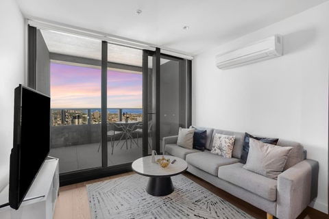 NEW Waterfront Living With Sublime Views 2B1B - Accommodation Resorts 1