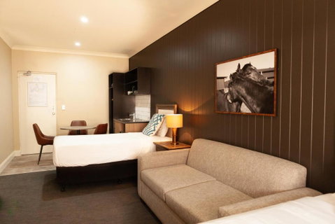 Nightcap At Archer Hotel - Accommodation Resorts 2