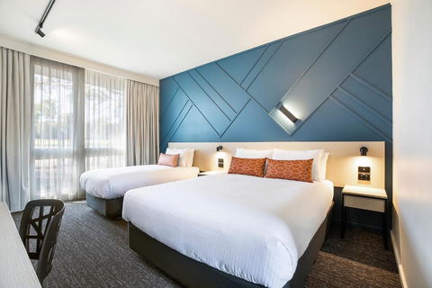 Nightcap At Sandown Park Hotel - Accommodation Resorts 0