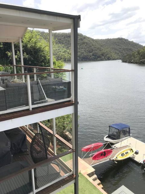 NINE At Berowra Waters, Luxury Waterfront With Hot Tub - Accommodation Resorts 3