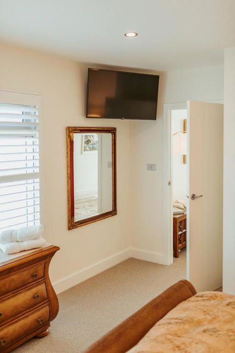 ONE Luxury Apartment - Accommodation Resorts 3