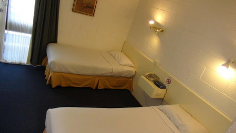 Pathfinder Motel - Accommodation Resorts 1