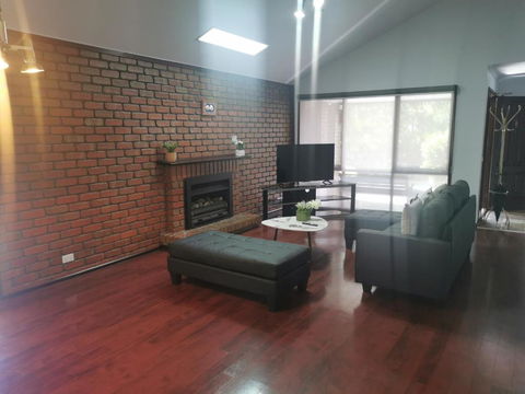 Peaceful House In Mill Park Melbourne - Accommodation Resorts 3