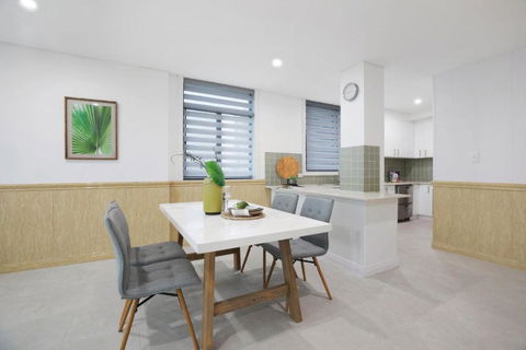 Penthouse In Rockdale CBD - Accommodation Resorts 3