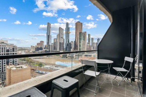 Perfect CBD Location Plus Stunning City And River Views - Accommodation Resorts 0