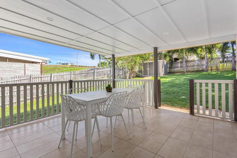 Perfect Cooee Bay Beach Getaway! - Accommodation Resorts 2