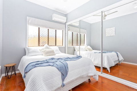 Perfect Cooee Bay Beach Getaway! - Accommodation Resorts 3