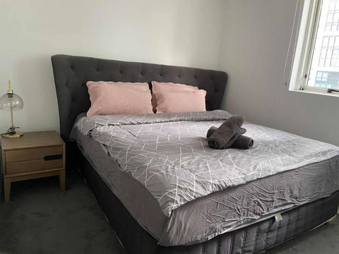 Perfectly Located CBD 3 Bedrooms Apartment - Accommodation Resorts 3