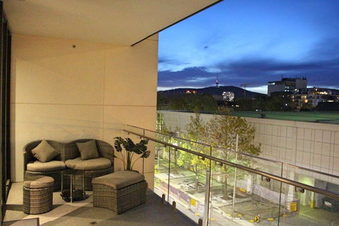 Perfectly Located Modern Apartment - Canberra CBD - Accommodation Resorts 0
