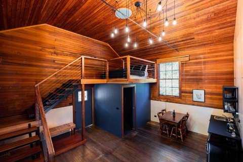 Pilgrim Blue, Derby - Two Charming Apartments In The Heart Of Derby - Accommodation Resorts 1