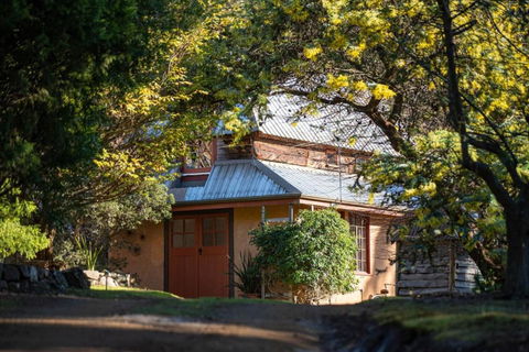 Poets Ode Featuring The Donkey Shed Theatre - Accommodation Resorts 0
