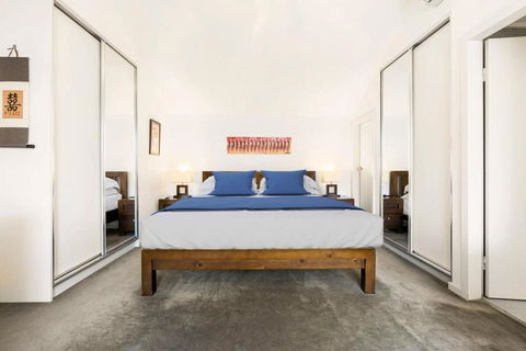 Poolside Apartment Opposite Redfern Park - Accommodation Resorts 2